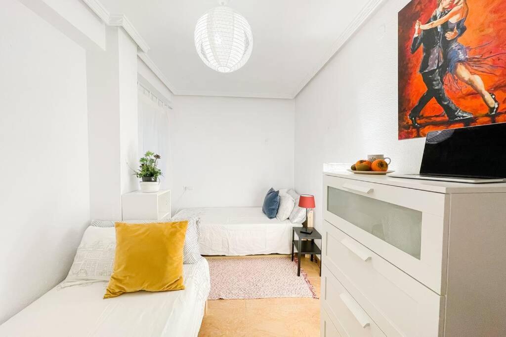 Coqueto Y Amplio Apartamento A 15 Min De La Playa アリカンテ エクステリア 写真