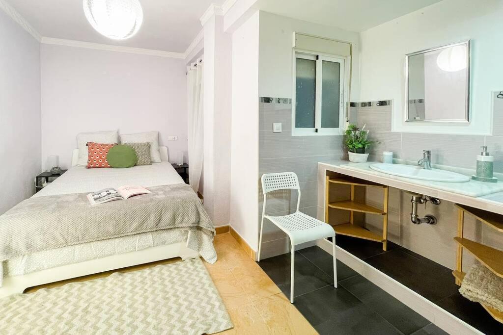 Coqueto Y Amplio Apartamento A 15 Min De La Playa アリカンテ エクステリア 写真