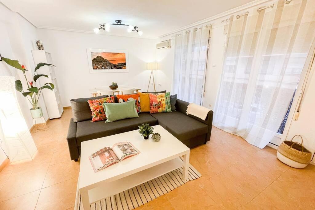 Coqueto Y Amplio Apartamento A 15 Min De La Playa アリカンテ エクステリア 写真